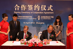 Signature d�un partenariat entre l��cole Le Cordon Bleu et Shanghai