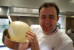 Le chef Romuald Fassenet