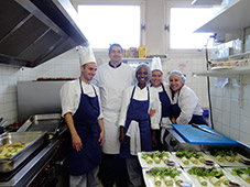 Le restaurant associatif est un outil social qui favorise le retour à l'emploi