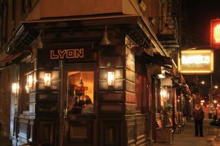 Le bouchon moderne 'Lyon', un des quelques établissements ouverts pour Thanksgiving.