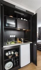 Dotée d'une kitchenette, chaque chambre ou suite peut être indifféremment attribuée à un client en...