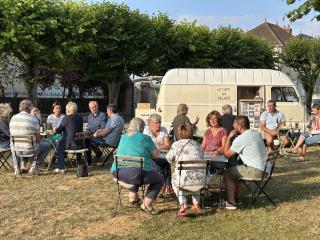 La tournée du café du village : Villers-en-Arthies (lundi), Genainville (jeudi), Omerville...