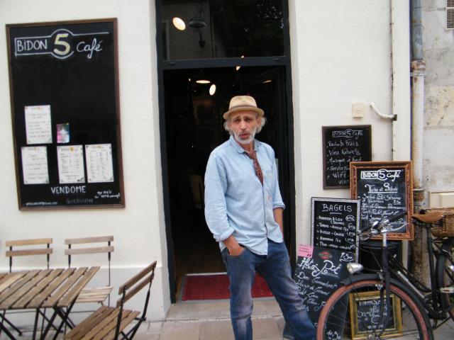 Hervé Uplat créateur du Bidon 5 Café à Vendôme