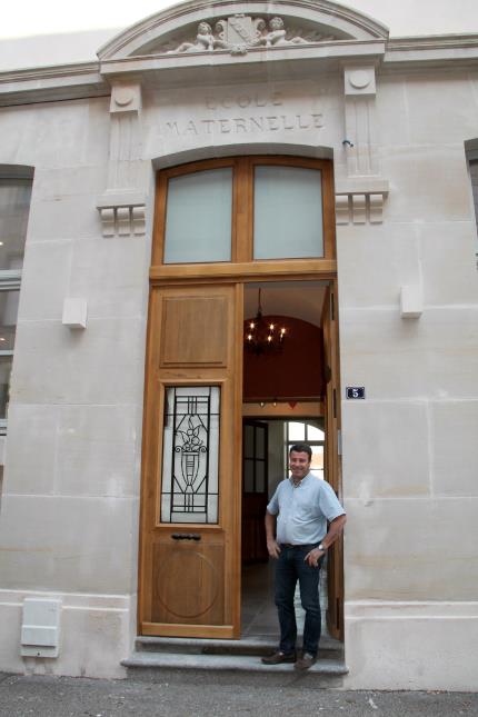 Franck Rosato a investi 1,2 million d'euros pour reconvertir la petite école vétuste en restaurant italien au décor authentique.