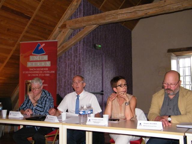Phillpe Perrichon, vice-président Cher, Hervé Bécam, Véronique Gaulon et Michel Pellegrin, vice-président Indre