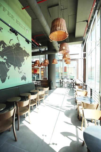Le 100ème salon Starbucks Coffee a ouvert le 23 mai à Marseille (13).