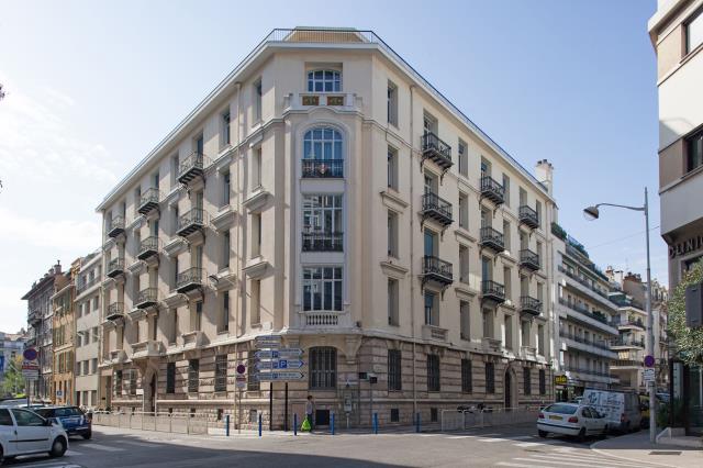 Un deuxième bâtiment a été acheté avenue Durante, à Nice, pour être transformé en hôtel.