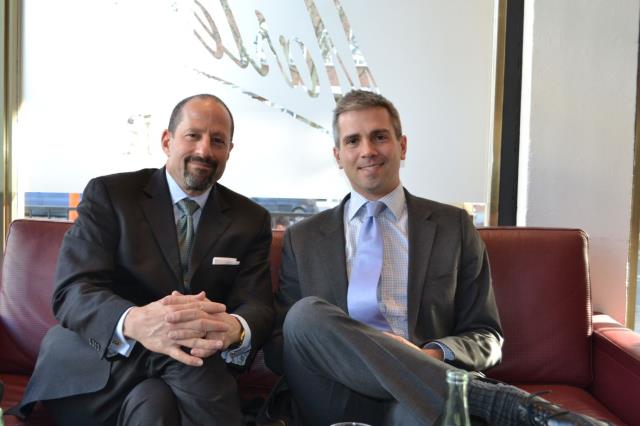 Michaël C. Shindler, vice-président exécutif de Hard Rock International, et Josh Littman, directeur développement des régions Europe, Moyen Orient et Afrique chez Hard Rock Hotels & Casinos.