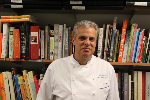 A 46 ans, le chef Eric Ripert, est devenu une véritable légende vivante de la gastronomie française aux Etats-Unis
