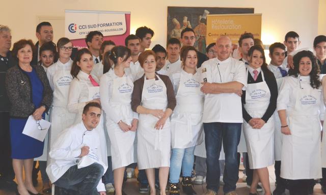 Le chef Pascal Ledroit avec les apprentis en 1ère année CAP cuisine/restaurant du CFA Sud Formation.