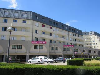 L'hôtel Austria présente l'avantage d'être situé dans le quartier d'affaires de Saint-Etienne. Le...