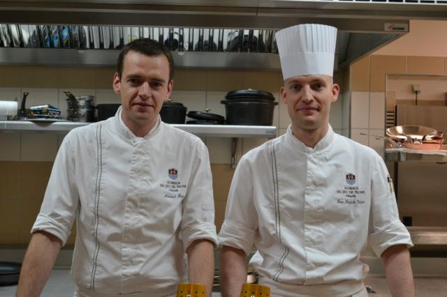 Le chef Arnaud Faye et son second Jean Baptiste Dutac officient à La Table du Connétable, le restaurant gastronomique de l'hôtel.