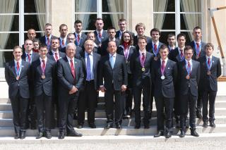 Réception en l'honneur des jeunes médaillés français des 42e Olympiades des métiers, mardi 9...