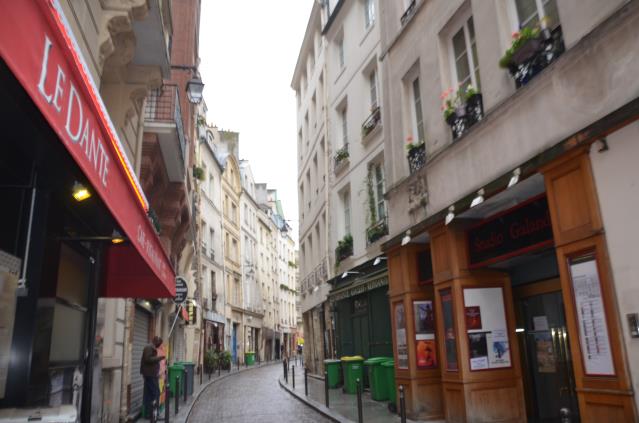 Dans cette rue du 5ème arrondissement, un propriétaire propose pas moins de six appartements en location sur Airbnb a dénombré l'Umih.