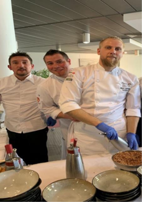 (De gauche à droite) Nicolas Multon, chef pâtissier de la Villa Renée Lalique, Joël Philipps, chef au restaurant «  du Cerf » et le Parrain Gilles Leininger, chef du restaurant « Le jardin secret ».