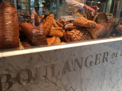 Le Boulanger de la Tour ouvert 7 jours sur 7 est le fournisseur du restaurant La Tour d'Argent.