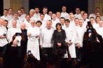 Anne Hidalgo remet la médaille de la Ville à 100 chefs de bistrots parisiens