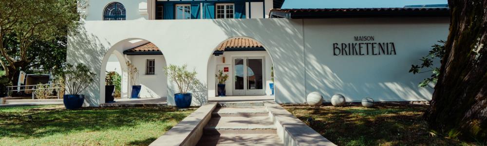 Photo de couverture de MAISON BRIKETENIA 