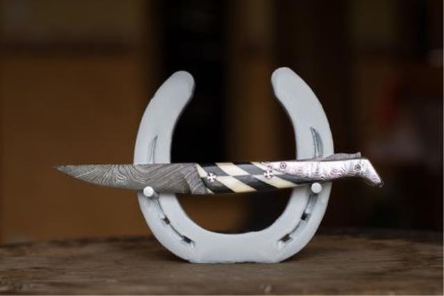 Le 'Cellois' est le premier couteau fabriqué par une femme à remporter le prix de la création Coutellia.