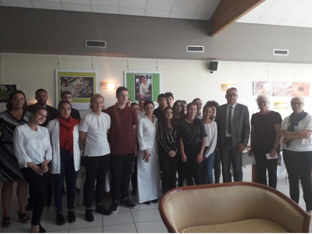 La promotion 2018/20121 du LP de Cavaillon autour de Fany Rey