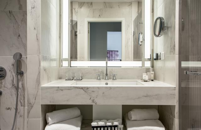 Une salle de bains.