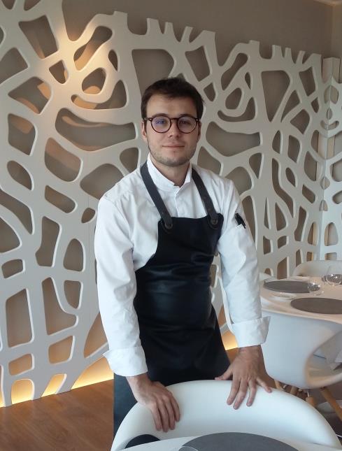 Adrien Descouls, a repris le restaurant le Diapason dans le Puy-de-Dômes, et l'a rebaptisé Origines pour coller à son concept.