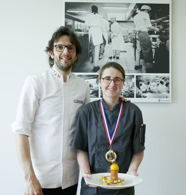 Annaëlle Remus, lauréate 2018 et Jordi Bordas, président du concours.