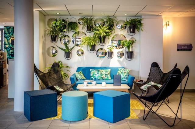 Ambiance tropicale dans le lobby.