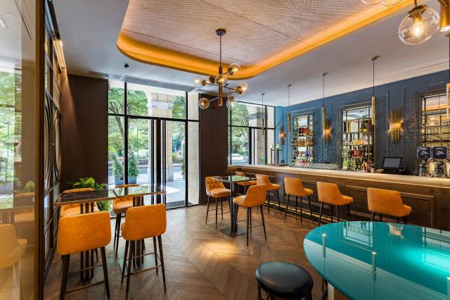 Le bar.
