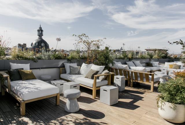 Rooftop de l'Hôtel National des Arts et Métiers, à Paris (3e).