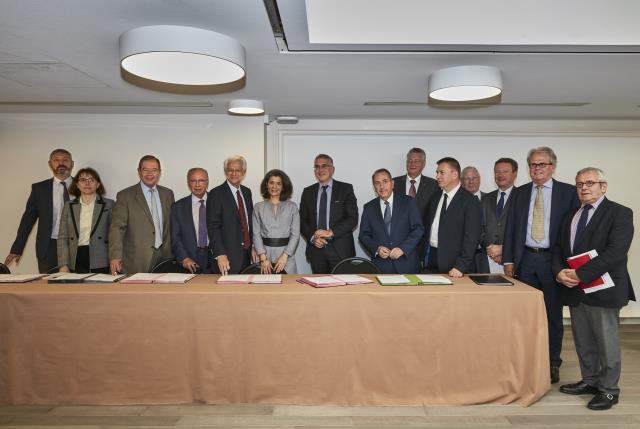 Les signataires de la plateforme.
