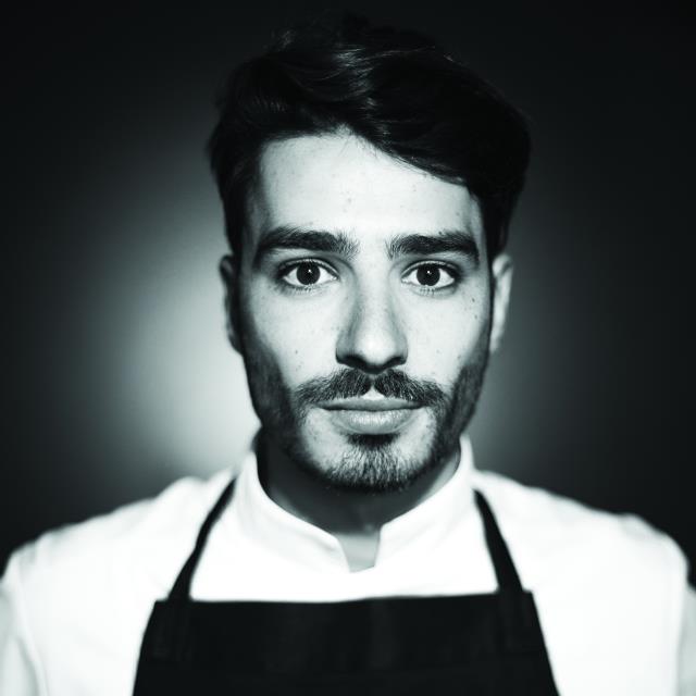 Lauréat de la dotation Gault&Millau pour les Jeunes Talents, Adrien Ferrand a ouvert son Restaurant «Eels» à Paris en juillet 2017.