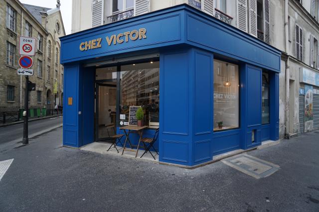 L'épicerie-restaurant fonctionne en circuit court.