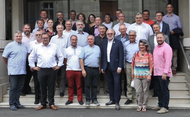 Les présidents Robert Desbureaux et Philippe Faure-Brac, au centre, à l'issue de l'assemblée organisée à Cognac.