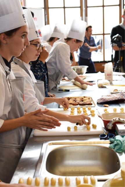 Les étudiants Bachelor Cook Designer de l'Ecole Hôtelière d'Avignon aux fourneaux
