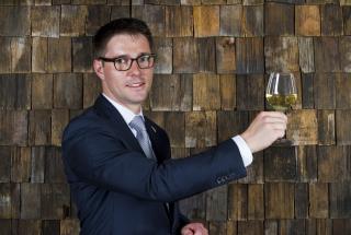 Mikaël Grou va représenter la France aux Gaggenau Sommeliers Awards qui se dérouleront cette année...