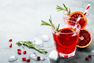 Cocktail rouge orange sanguine et grenade.