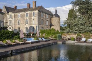 Le Château de l'Epinay a été transformé en hôtel de 20 chambres, avec spa -Carita et Cinq Mondes-...