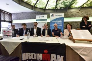 La charte a été signée par la CCI, la ville de Vichy, IRON MAN Vichy et IRONMAN 70.3, les hôteliers...