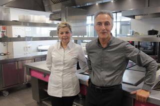 Marlène Chaussemy et Bruno Cassard dans leur nouvelle cuisine.