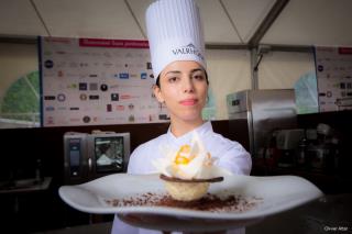Inès Lamouri et son dessert sur le thème Côte d'Azur terre d'agrumes.