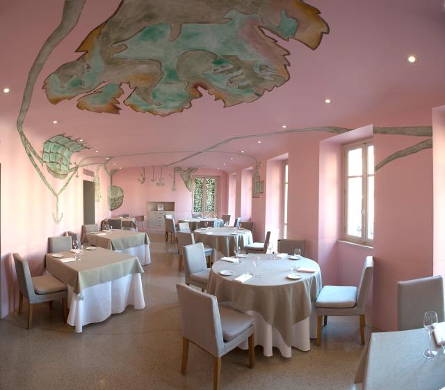 La salle du Piazza Duomo à Alba, propriété de la famille Ceretto.