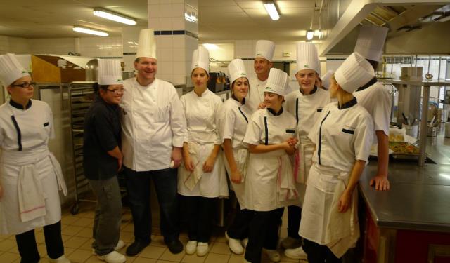 Thierry Legouffe passe part la case lycée hôtelier de Chamalières tous les deux ans environ pour animer un repas. « La formation reste et restera toujours incontournable ».
