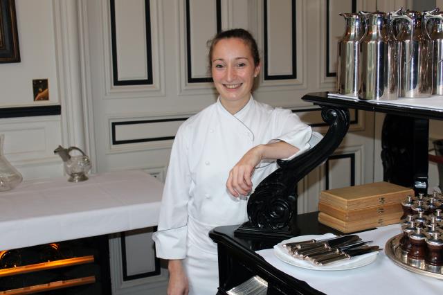 Depuis mai 2012, Virginie Basselot supervise la cuisine du restaurant, du bar, des banquets et du room service du Saint James, à Paris.