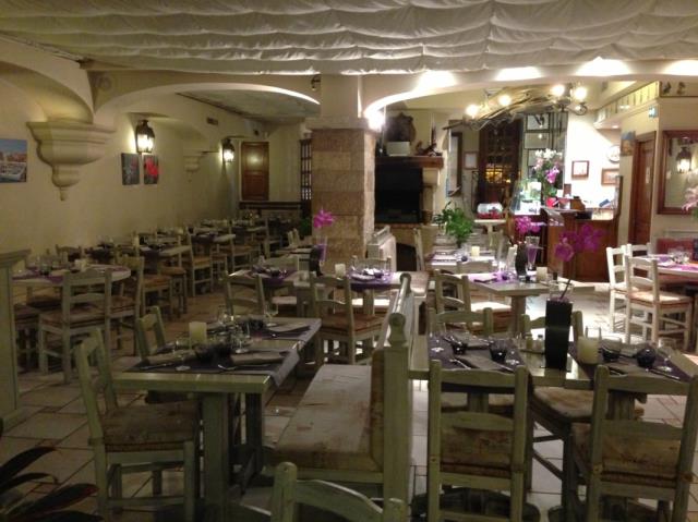 Le restaurant offre plusieurs ambiance, ici la salle principale restructurée l'an passée.