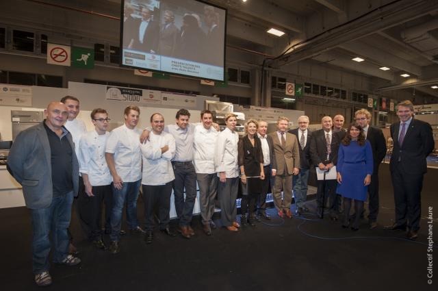 Toue la 'famille' des Talents 2012 en présence d'Alain Ducasse.