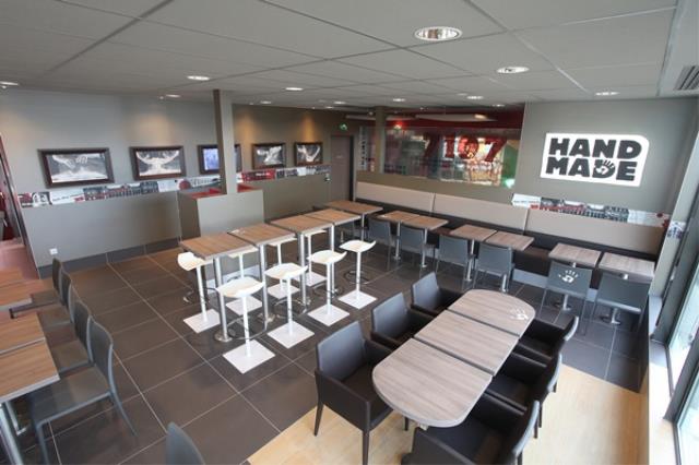 Intérieur du KFC de Beauvais.