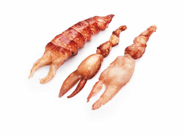Rougié lance les queues et pinces de homard bleu décortiquées par haute pression
