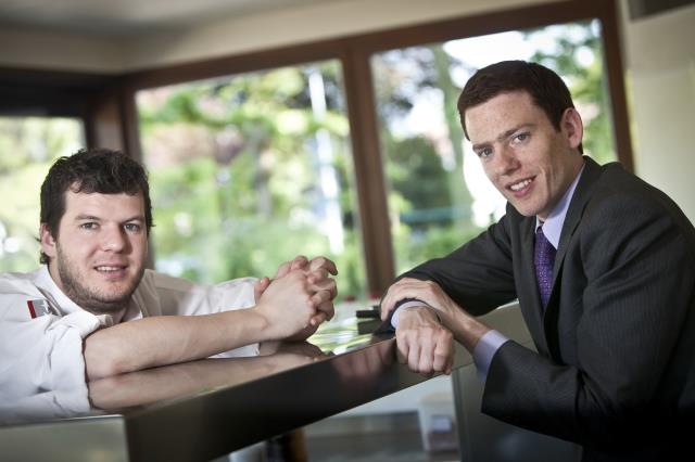 Gert de Mangeleer et Joachim Boudens, respectivement chef et sommelier du restaurant Hertog Jan à Bruges, 3 étoiles au guide Michelin
