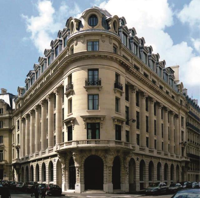 L'hôtel Banke (Paris, IXe) est situé dans l'ancien siège pirisien d'une banque.